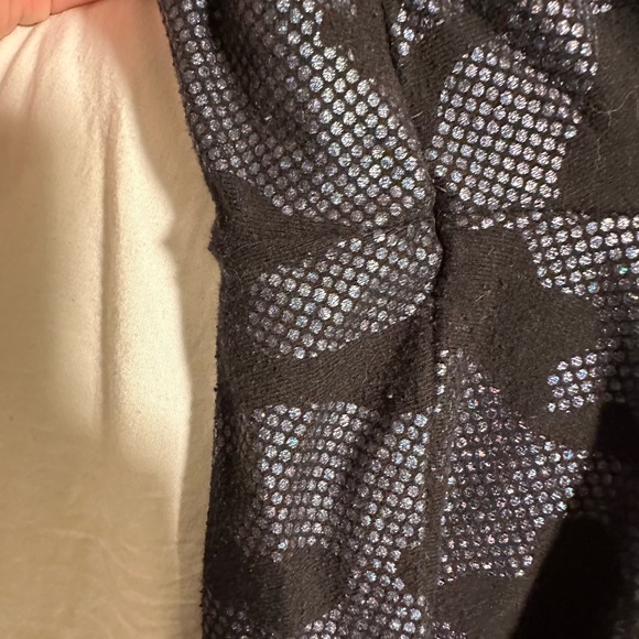 EUC PREMIUM LEGGING - CAMO METALLIC BLACK (Size 14/16) - Picture 3 of 5